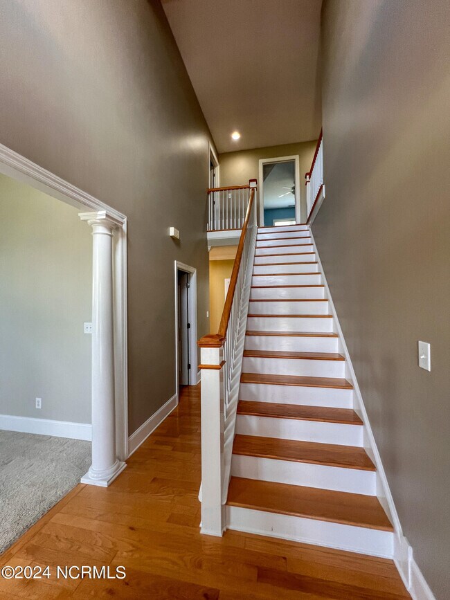 Building Photo - 212 Bluewater Cove
