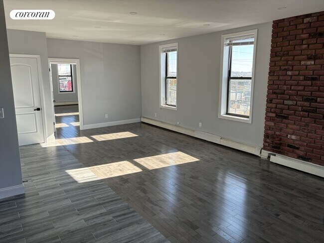 Building Photo - 469 Vandervoort Ave
