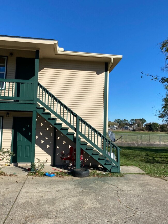 Building Photo - 412 Vieux Orleans Cir