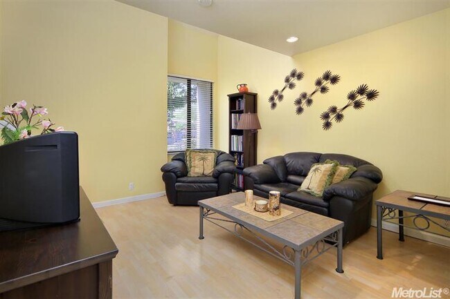 Foto del edificio - Cozy Condo in North Davis!