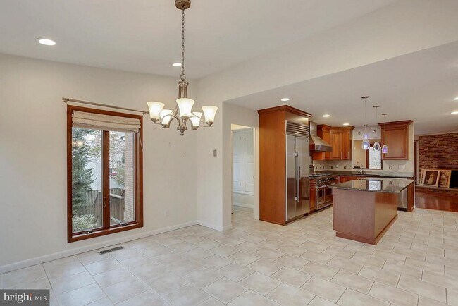 Foto del edificio - 9801 Clydesdale St