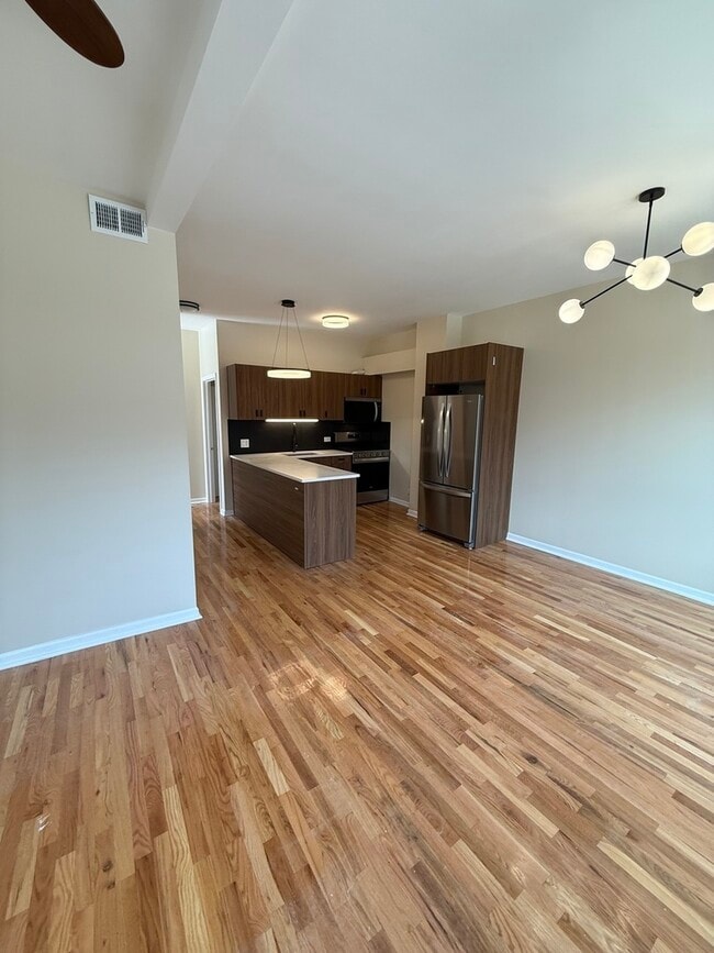 Foto del edificio - 3478 S Archer Ave
