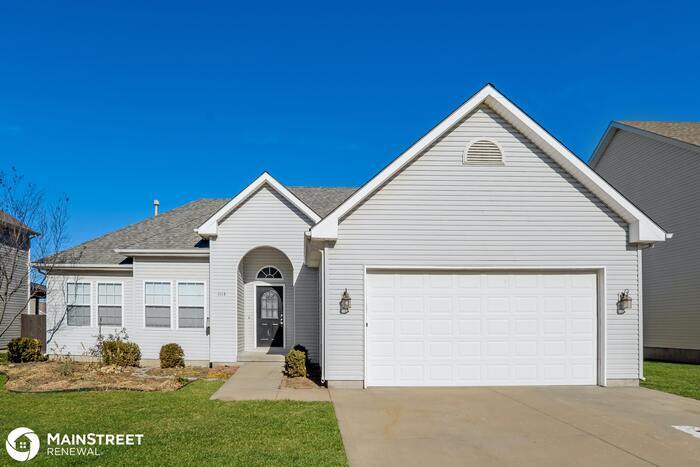 Primary Photo - 1113 Fox Run Trl, Platte City, MO 64079