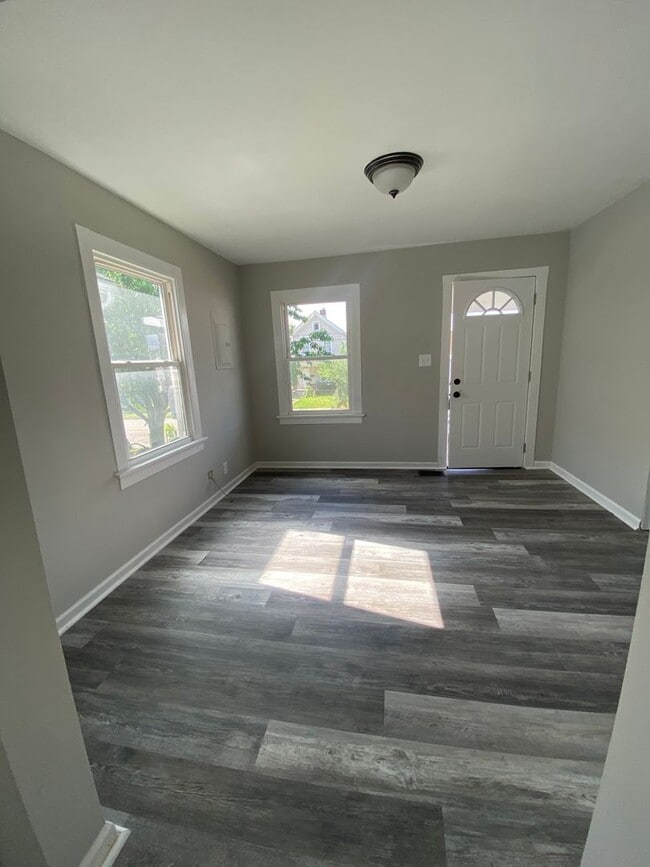 Photo - 152 Webster Ave House