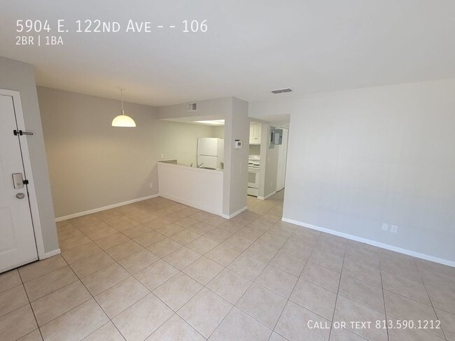 Building Photo - Renovated Condo