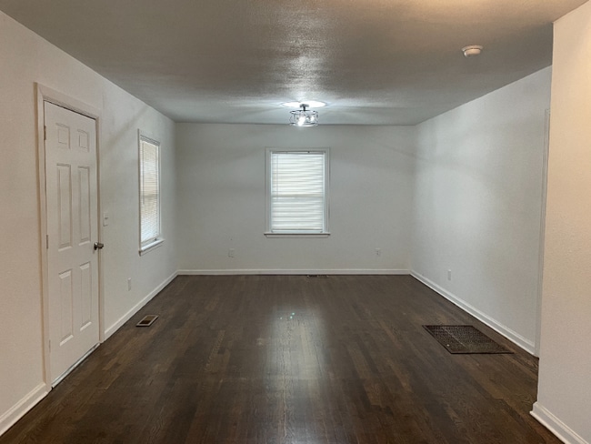 Foto del edificio - 906 N Garfield Ave