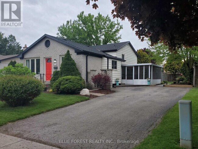 Photo du bâtiment - 1039 Osgoode Dr