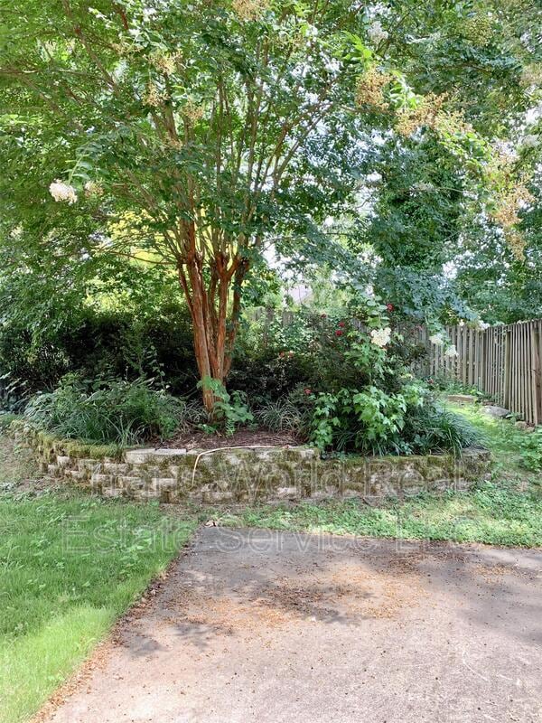 Building Photo - 4068 Beaver Oaks Dr