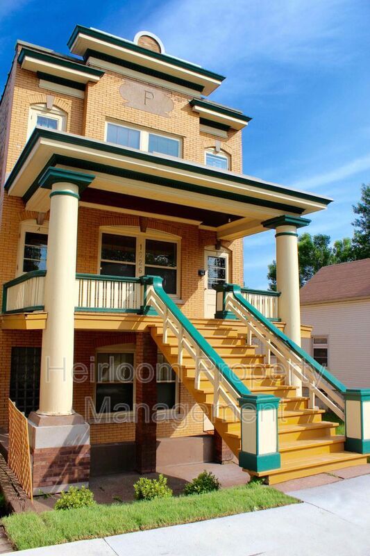 Building Photo - 1026 E 4th St