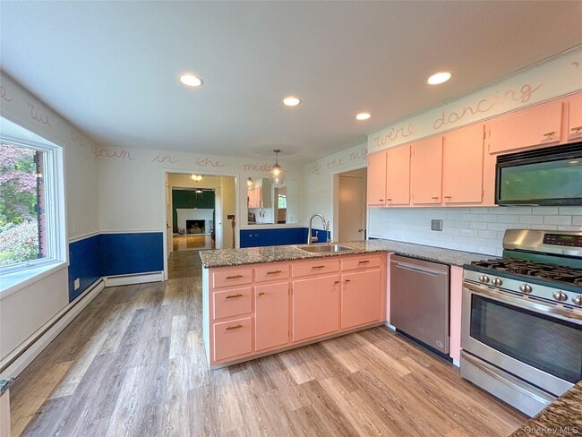 Building Photo - 193 Bower Rd