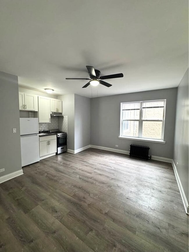 Foto del edificio - 4756 N Maplewood Ave