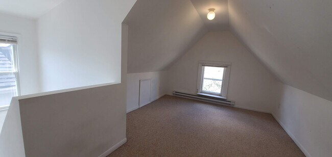 Building Photo - 410 E William - 8 Bedroom Home with Two Ki...