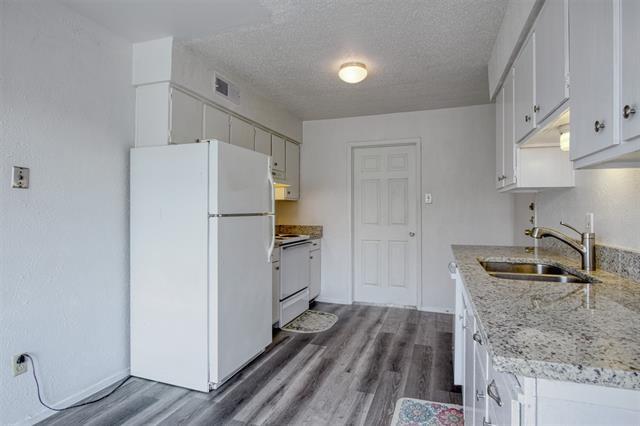 Building Photo - 7921 Cliffbrook Dr