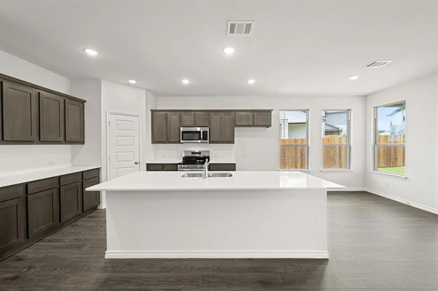 Building Photo - 402 Saddle Ln