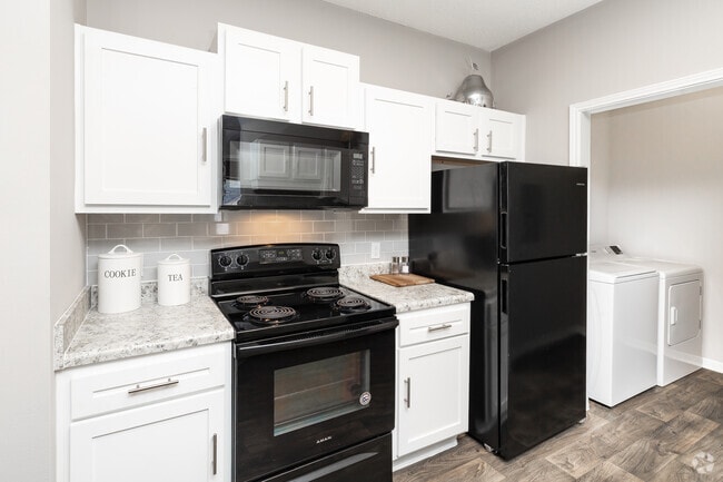 2BR, 2BA - 1,057SF - Kitchen - Summer Trace at Gulf Shores