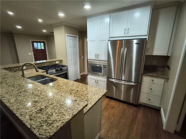 Building Photo - 2221 Melante Dr NE