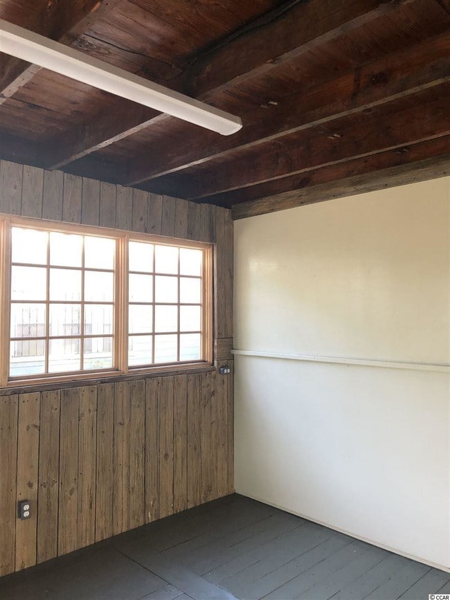 Building Photo - 310 S Kaminski St