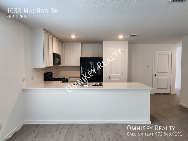 Foto del edificio - 1033 Macnab Dr