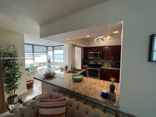 Foto del edificio - 16570 NE 26th Ave