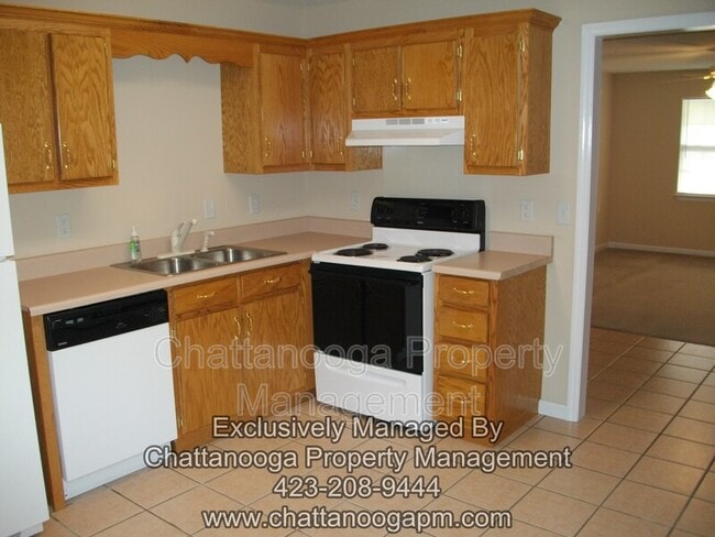 Foto del edificio - 82 Timothy Dr