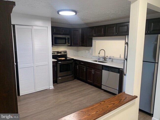 Building Photo - 11815 Quassia Court