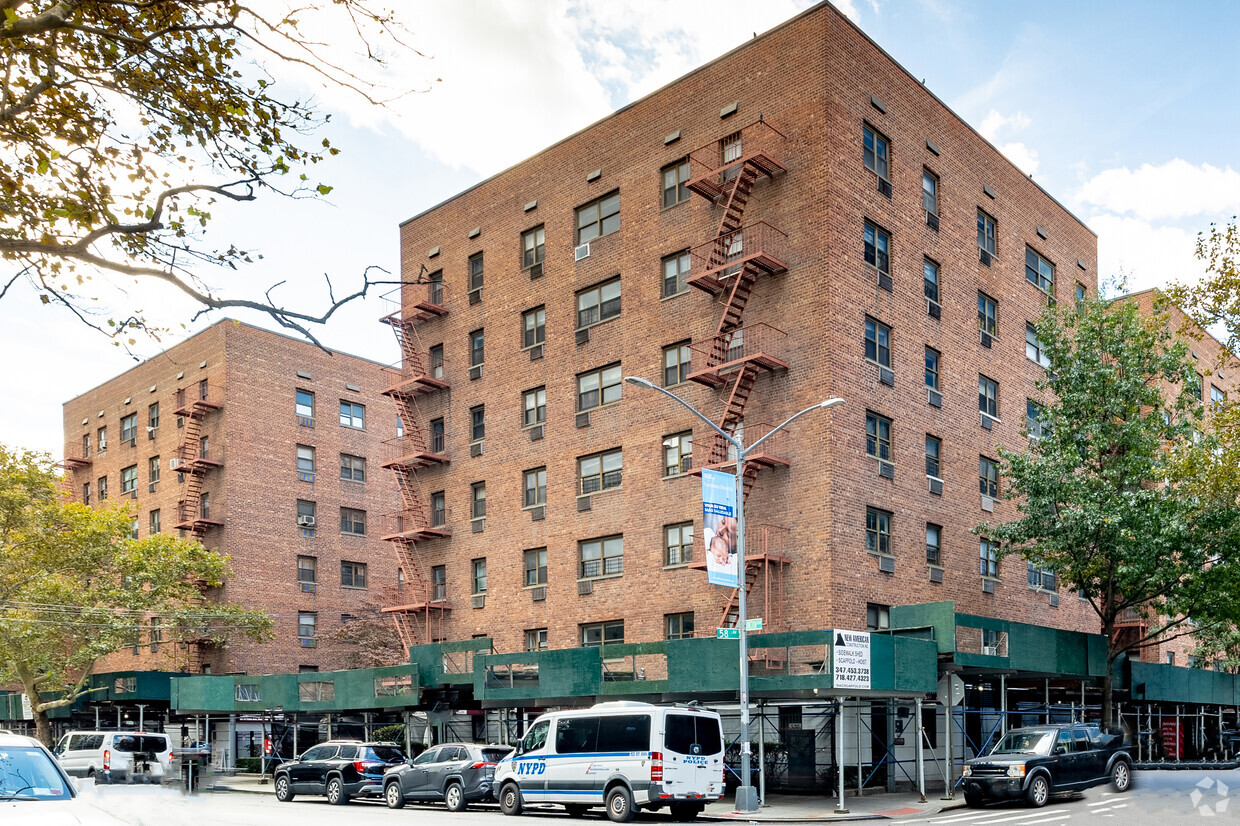 Moderne - Rego Park Gardens - Coop