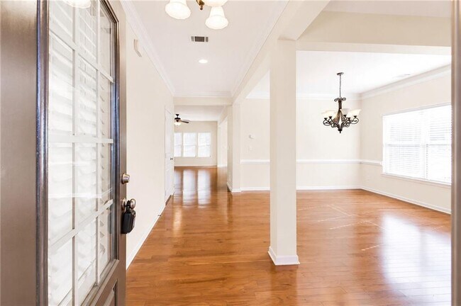 Foto del edificio - 7245 Rocking Horse Ln
