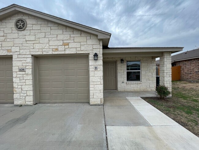 Building Photo - 108 Lowes Blvd