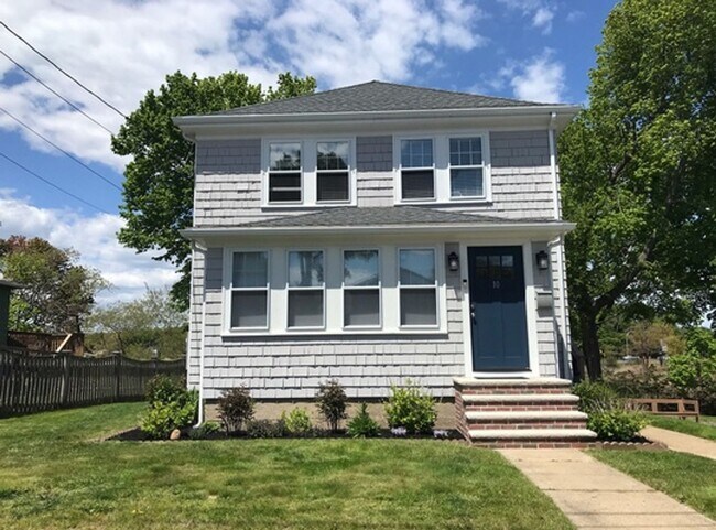Building Photo - Winter Rental: 10A Gloucester Ave. (Utilit...