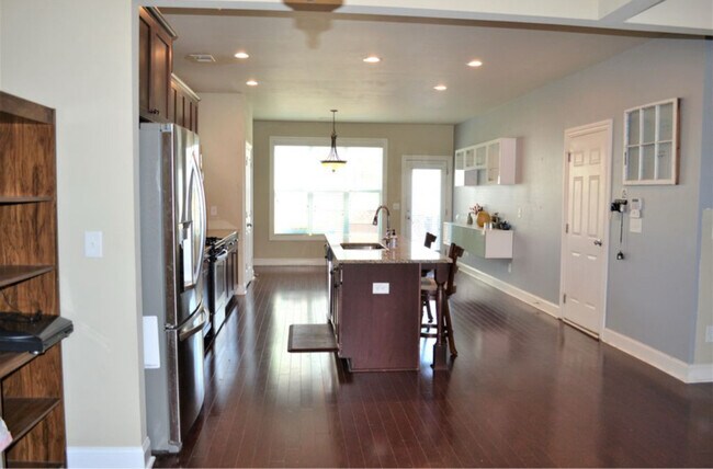 Foto del edificio - 967 Wolfe Ln NW