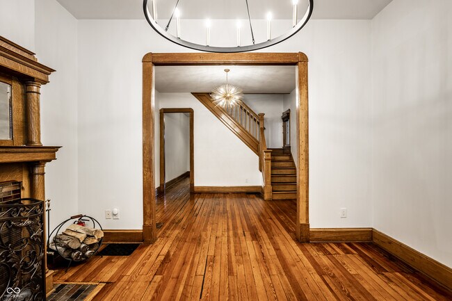 Foto del edificio - 624 E Vermont St