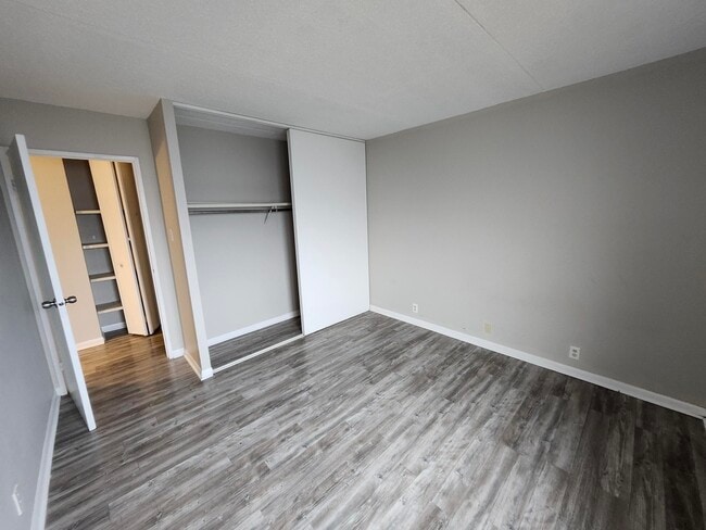 Building Photo - 411 Ellerdale St