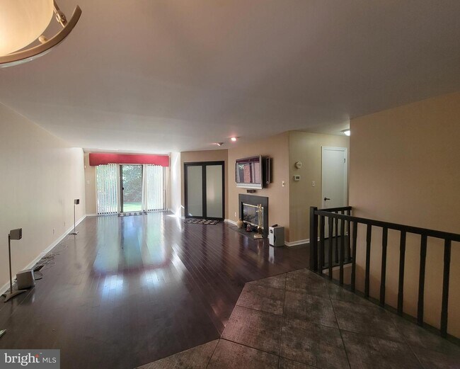 Foto del edificio - 1302 Augusta Cir