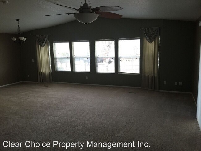 Building Photo - 2974 Water View Dr