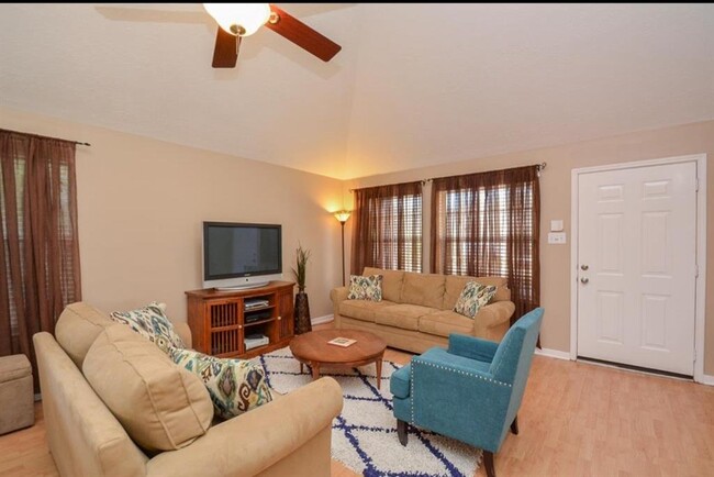 Building Photo - 6702 Misty Dale Dr