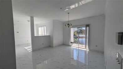 Building Photo - 3702 Palm Desert Ln