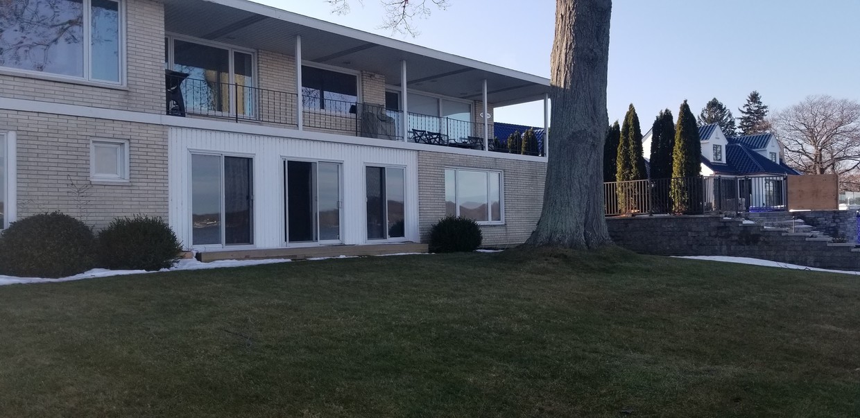 Foto principal - 1871 S Shore Dr