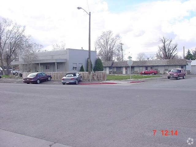 Foto del edificio - 761 Main St W