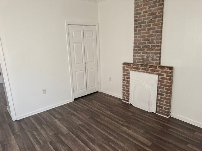 Building Photo - 543 Avenue E