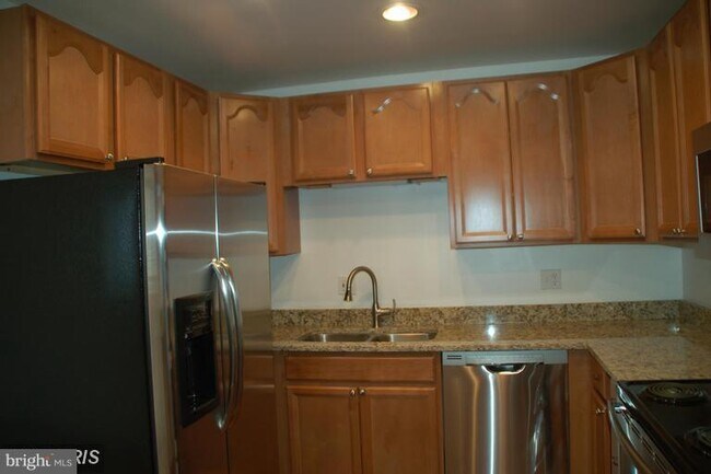 Building Photo - 3031 Sugar Ln