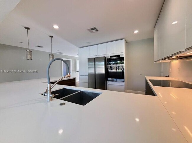 4 bedroom in Hollywood FL 33021 - 4 bedroom in Hollywood FL 33021 House