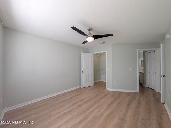 Foto del edificio - 3591 Kernan Blvd S