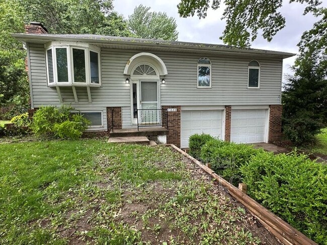 Building Photo - 17820 E Greentree Ave
