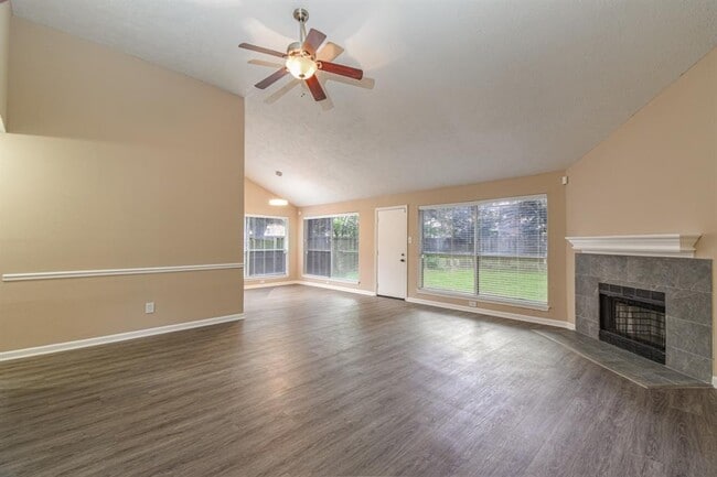 Building Photo - 15903 N Trace Dr