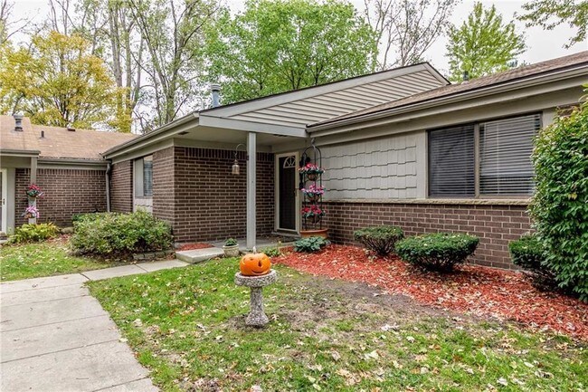 Foto del edificio - 29736 Farmbrook Villa Ln