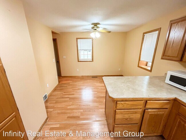 Foto del edificio - 2 br, 2 bath House - 1501 7th Ave NW