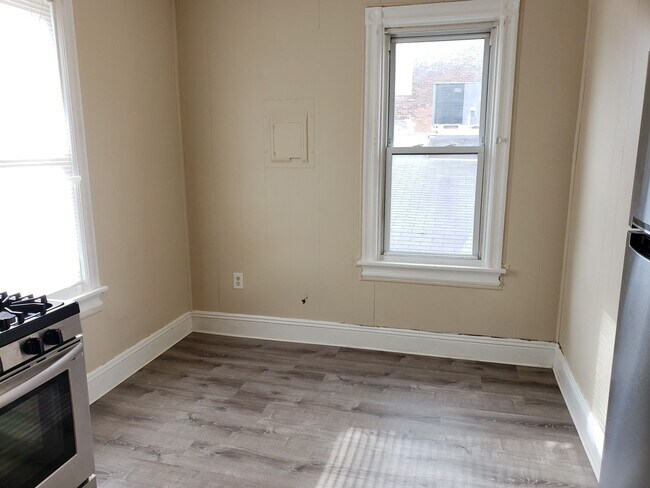 Building Photo - Butler 2336-2338