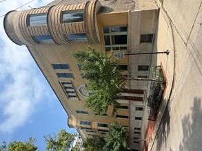 Building Photo - 325 W Wisconsin St