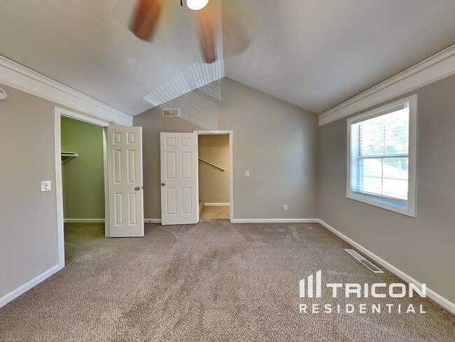 Building Photo - 3721 Cherokee Overlook Dr