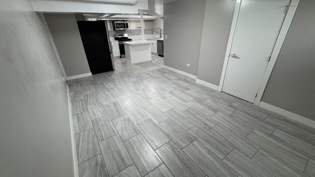 Building Photo - 4207 N Linder Ave